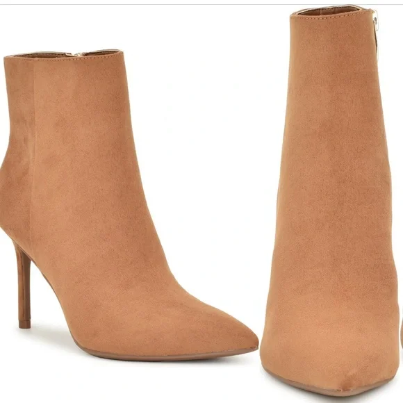 Nine West
Gurly Pointed Toe Bootie‼️‼️ - Picture 1 of 5